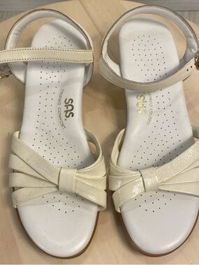 SAS Strippy Womens Bone Patent Leather Low Wedge Buckle Sandals Shoes 7N